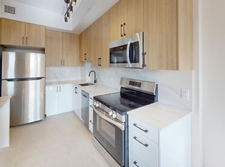 330 Metcalfe St #G0103, Ottawa, ON K2P1S4