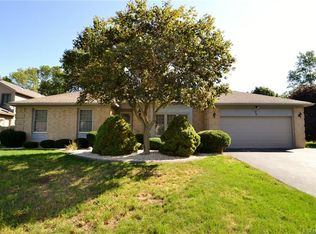 22 Silver Ridge Dr, Rochester, NY 14626