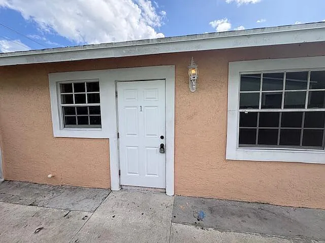 3 bed, 2.0 bath, 920 sqft, $2,250 — Photo 4