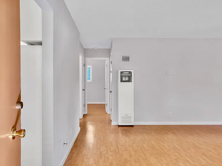 945 Kearney St #1 — Photo 11