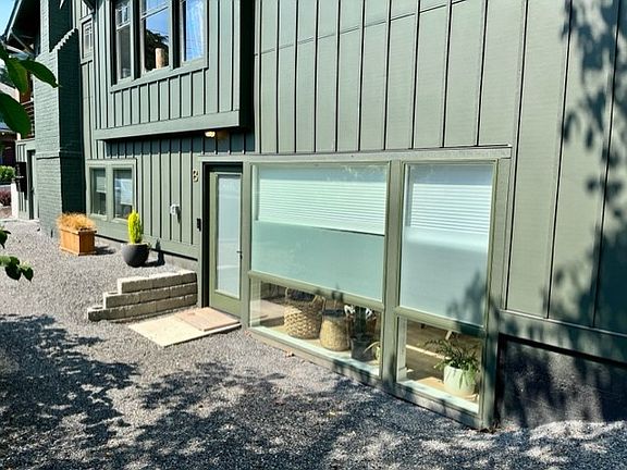 3rd image of 4414 Thackeray Pl NE Unit B