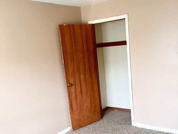 4th image of 1808 Parkwood Ln #4