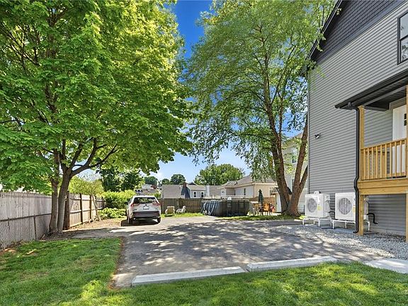 4th image of 14 Raphael Ave