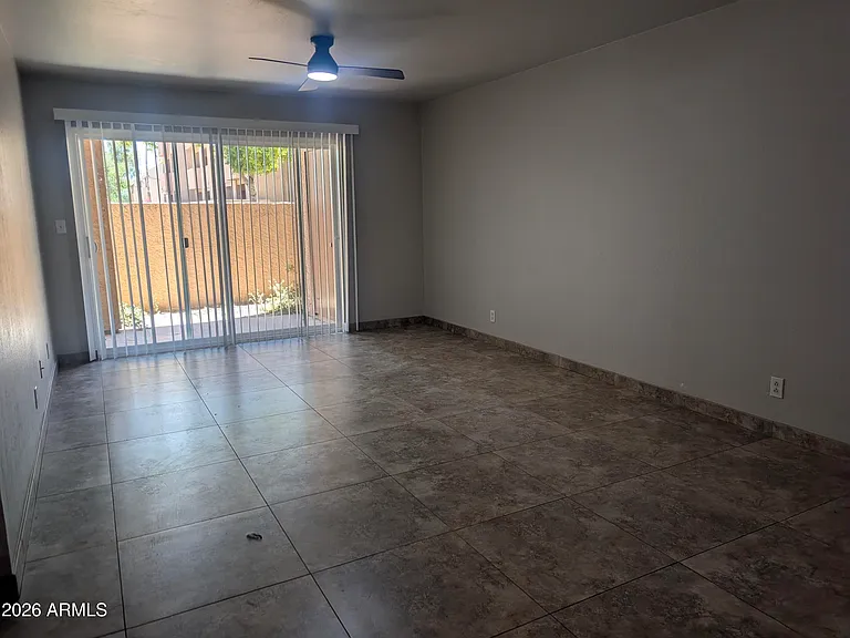 540 N May St #1101 — Photo 6