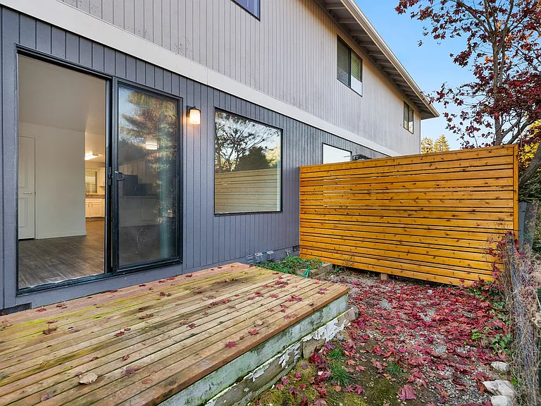 LSLV Lakeshore Lakeview — Photo 13
