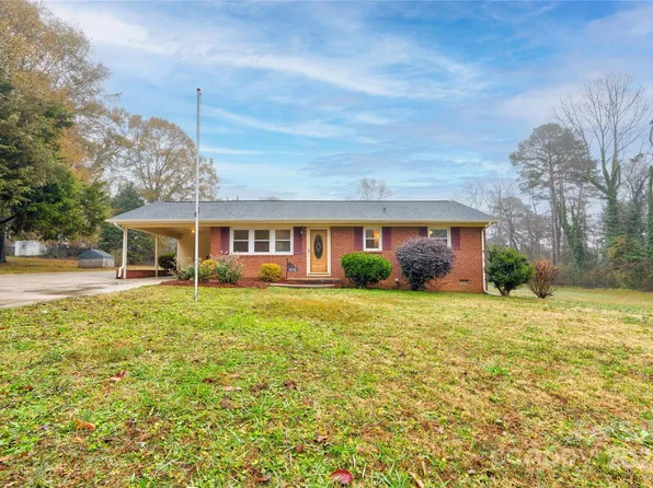 302 Churchill Dr, Kings Mountain, NC 28086