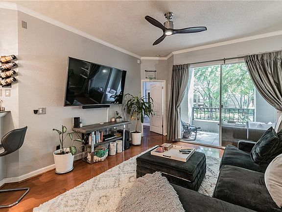 3rd image of 608 Batten Ct