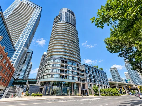 (undisclosed Address), Toronto, ON M5V 2V6