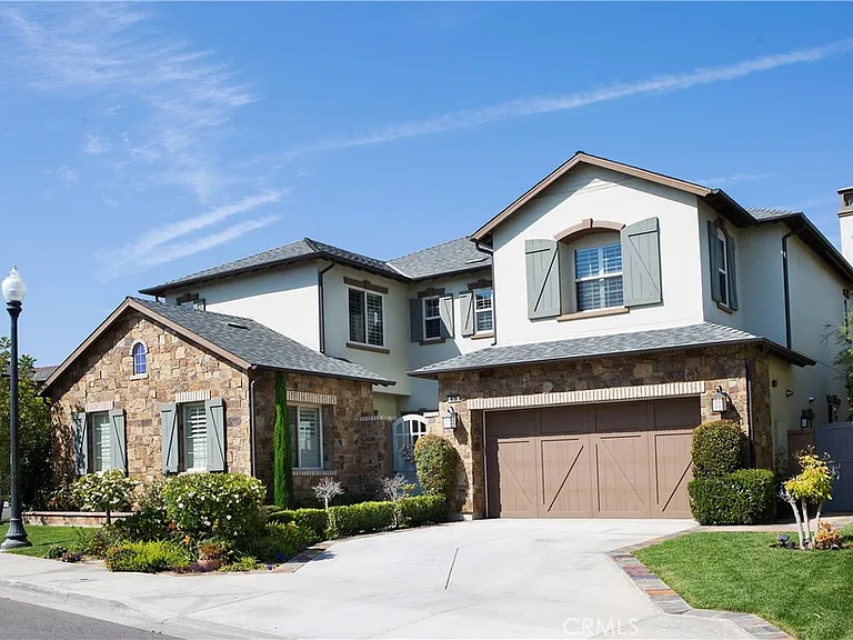 4731 Oceanridge Dr — Photo 25