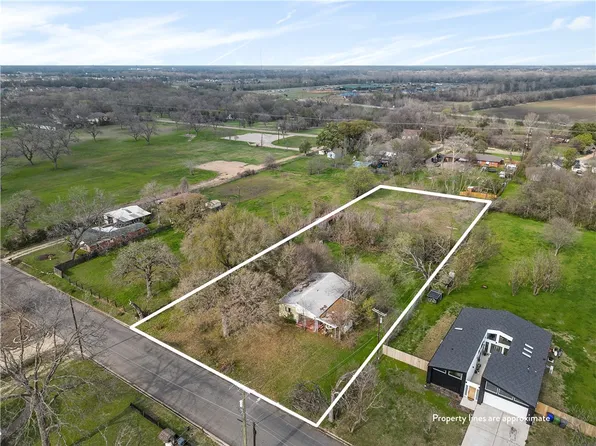 3920 S 4th St, Waco, TX 76706