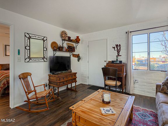 5th image of 507 W Esperanza Blvd