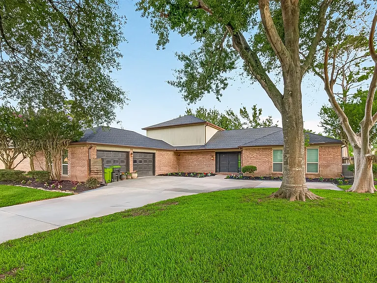 2103 Winged Foot Dr — Photo 3
