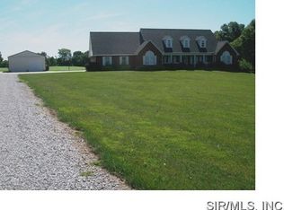 9460 Tank Rd, New Baden, IL 62265