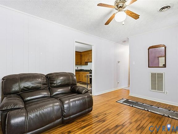 5th image of 2726 Daphne Ln