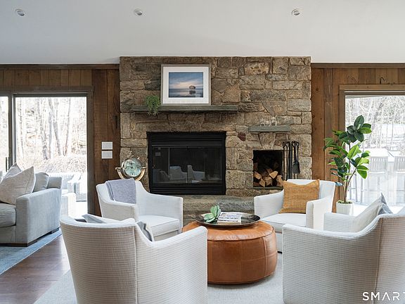 3rd image of 107 Parade Hill Road