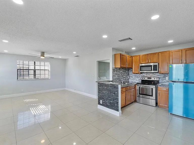 2854 Coral Springs Dr #2854 — Photo 4