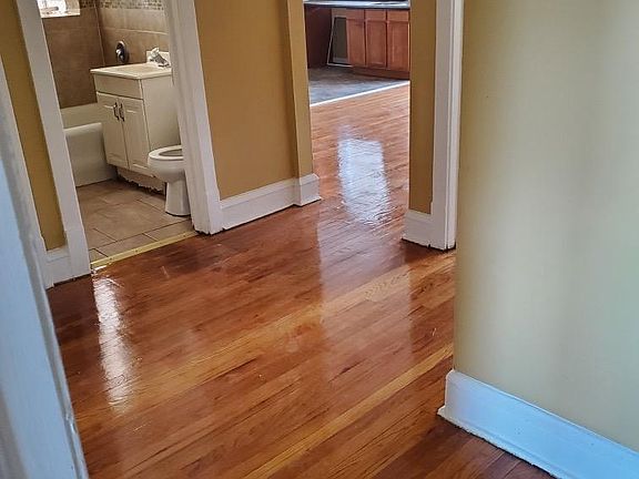 5th image of 6413 N Hamilton Ave #2