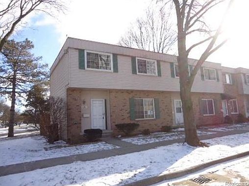 1st image of 601 Estrada Dr