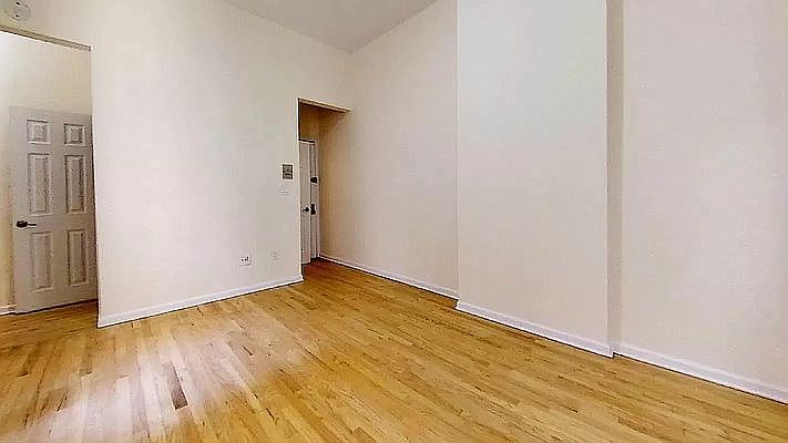 2nd image of 505 W 187th St #2B