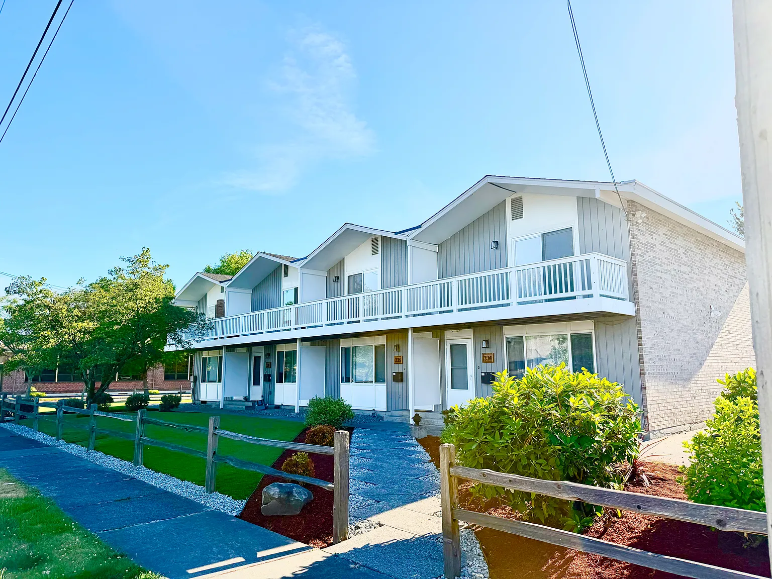 2 bed, 1.5 bath, 1150 sqft, $3,200 — Photo 1