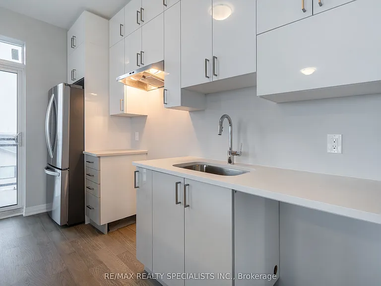470 Gordon Krantz Ave #415 — Photo 7