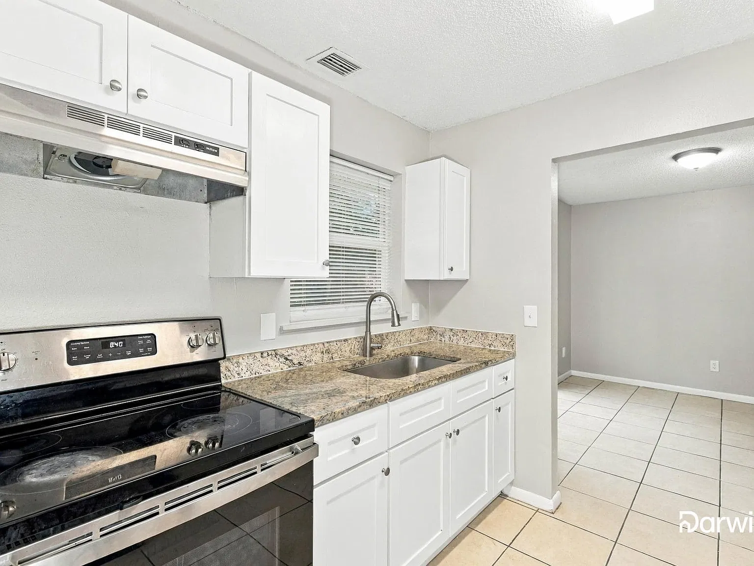 4 bed, 2.0 bath, 1820 sqft, $2,575 — Photo 3