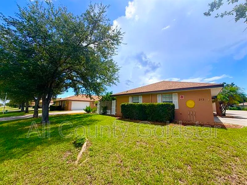 2 bed, 2.0 bath, 1200 sqft, $1,495 — Photo 2