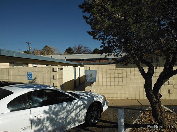 3rd image of 1208 Ortiz Dr SE