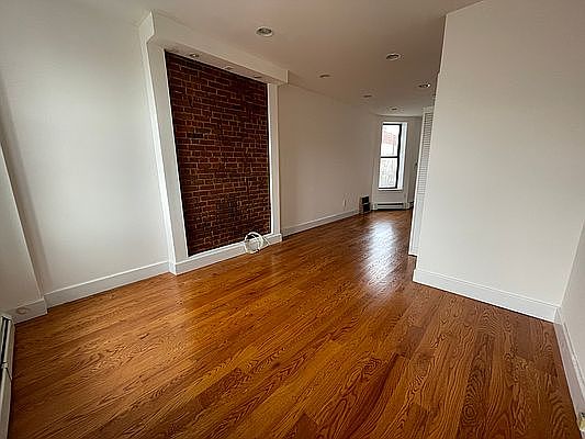 4th image of 309 W 121st St #4F