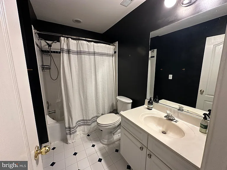 28405 Pinehurst Cir — Photo 23