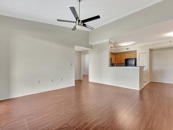 3rd image of 15055 Michelangelo Blvd