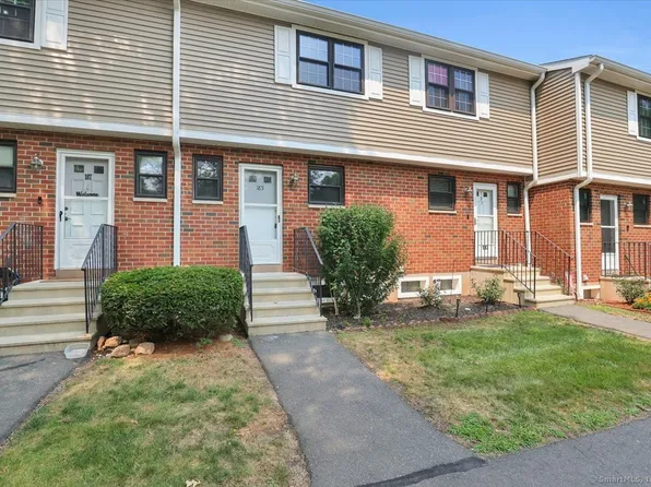 185 Hampton Court #185, Newington, CT 06111