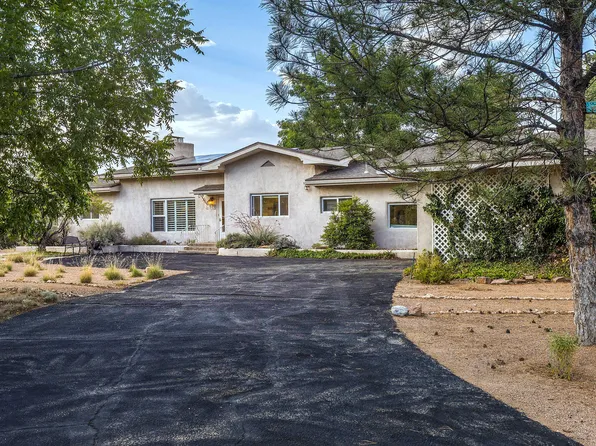 525 Solar Rd NW, Albuquerque, NM 87107