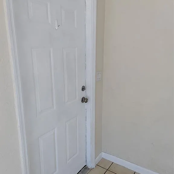 1829 N Dixie Hwy #1829 — Photo 1