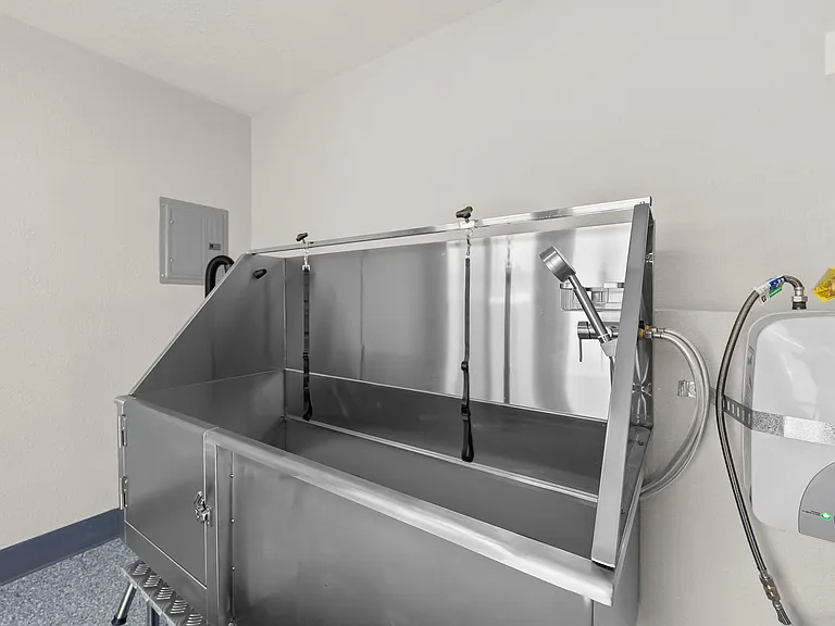 Grove House — Photo 1