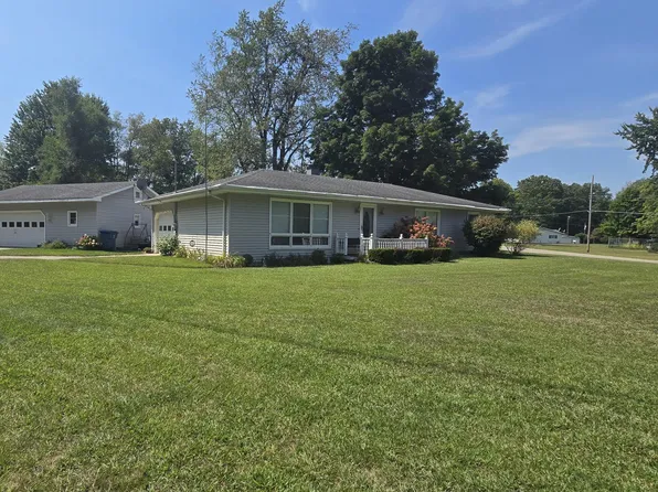 1157 Hickory Rd, Hillsdale, MI 49242