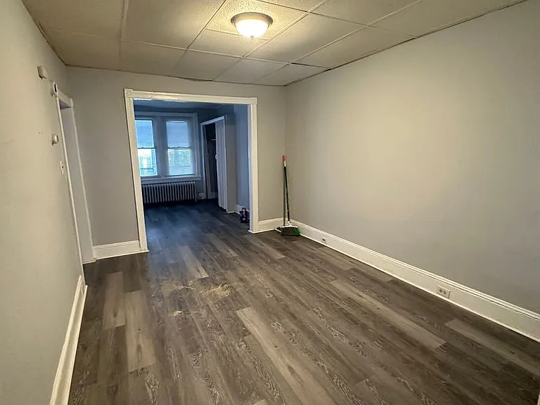 204 Fern St — Photo 3