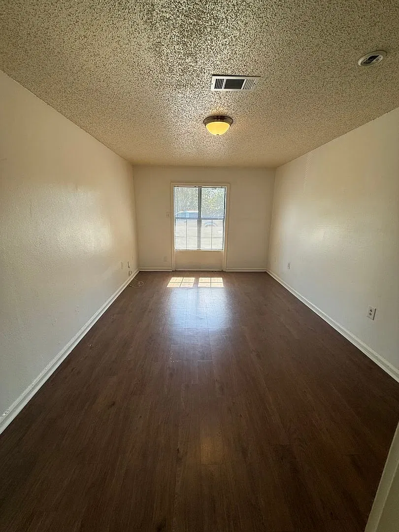 G 1346 Jade Ave — Photo 2
