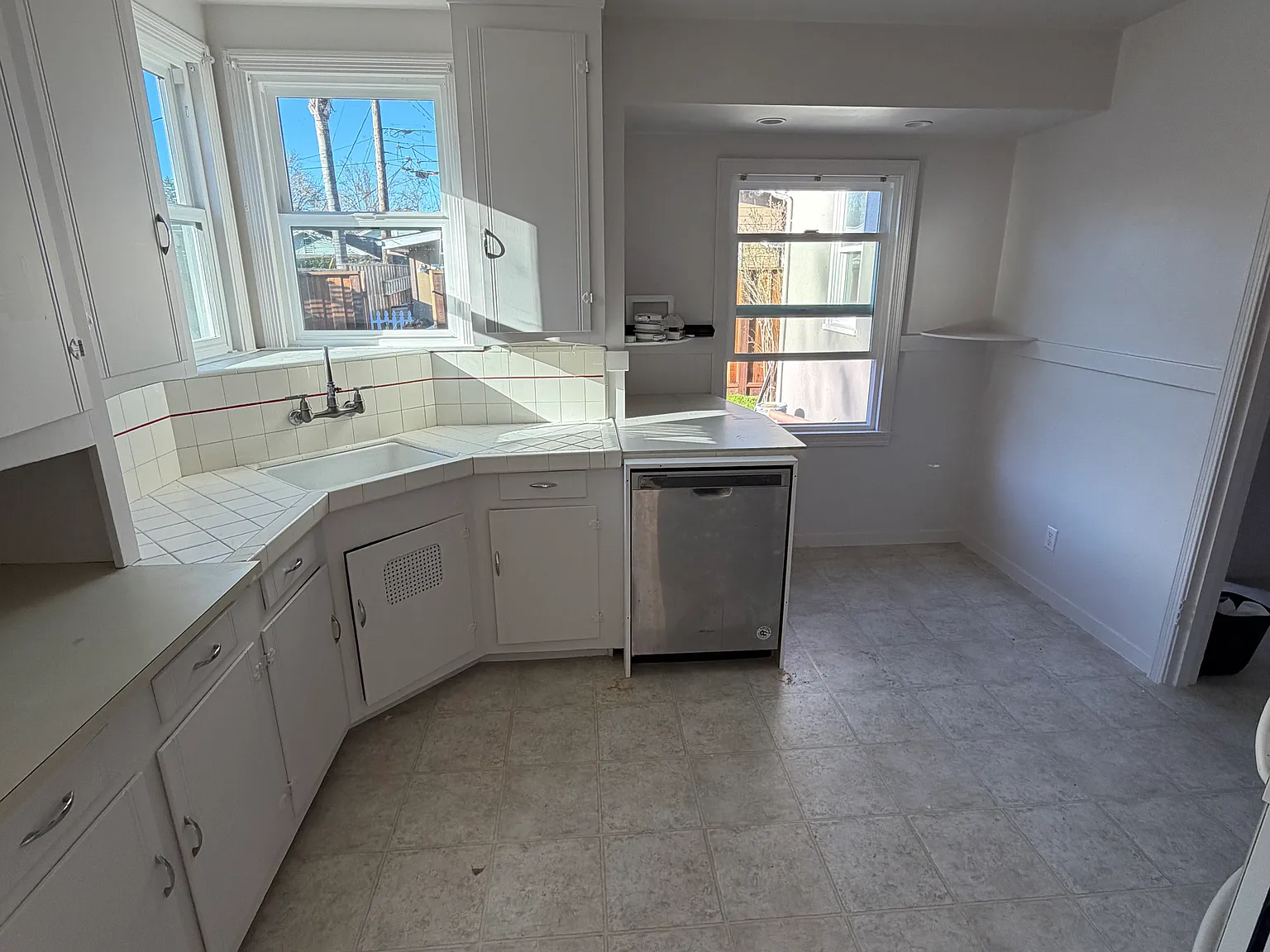 290 Grand St — Photo 4