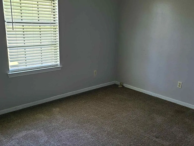 9024 Caribbean Dr — Photo 10