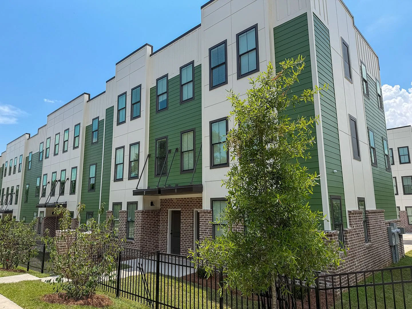 NEW Off-Campus for Students! — Photo 1