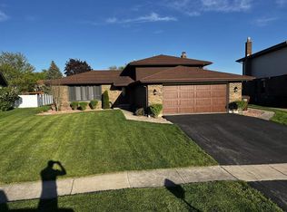 17155 Bethany Ln, Tinley Park, IL 60487