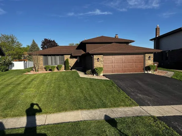 17155 Bethany Ln, Tinley Park, IL 60487