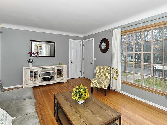 3rd image of 6036 Vincent Ave S
