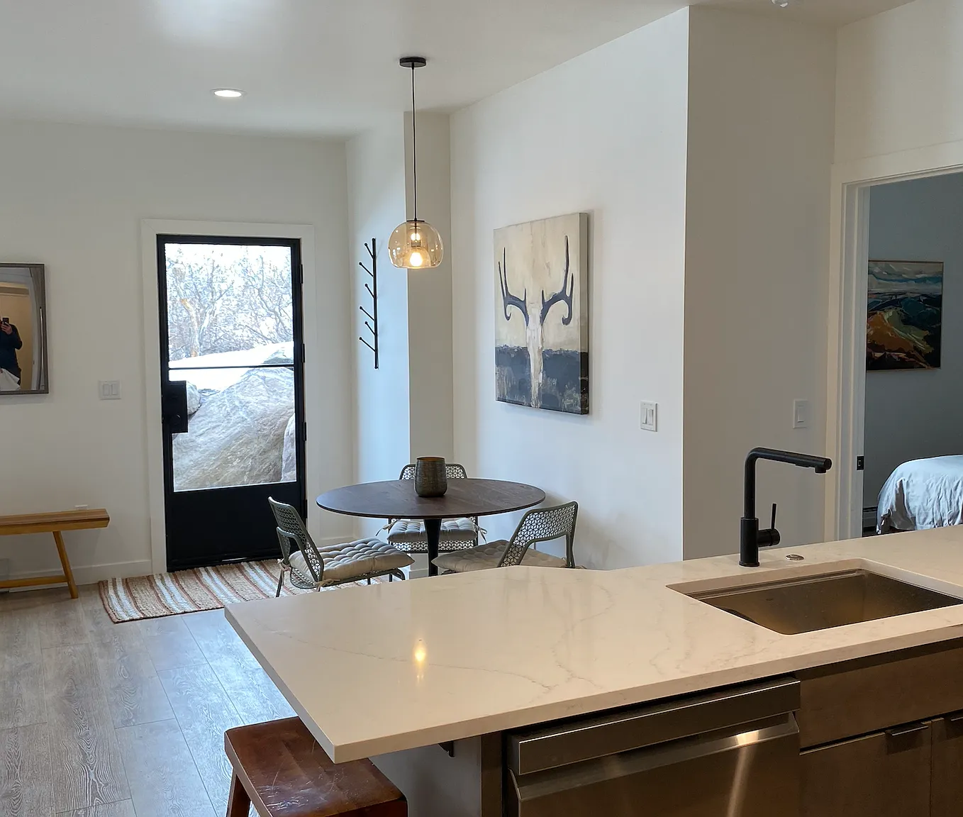 1 bed, 825 sqft, $2,000 — Photo 3