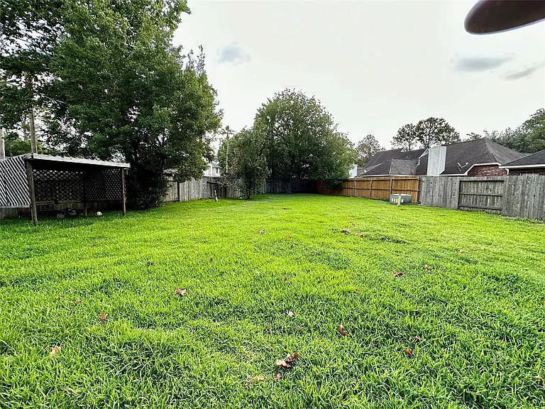 1414 Diamond Brook Dr — Photo 23