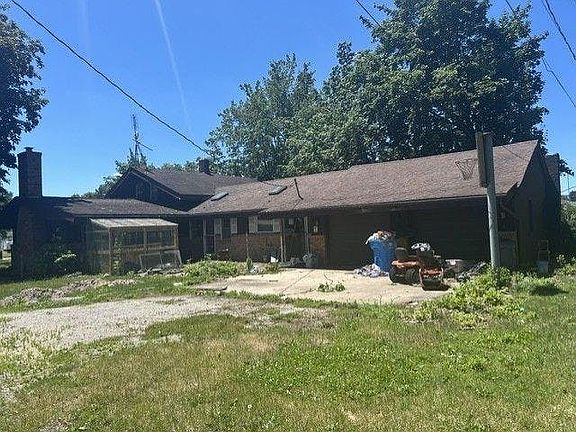 4th image of 300 W Chicago Rd