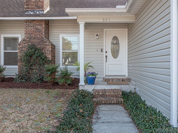 2nd image of 301 Candlewood Dr