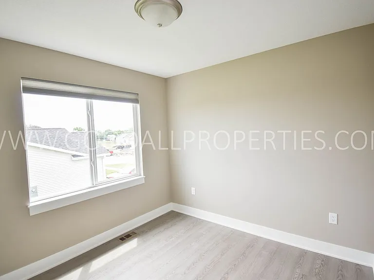 2000 Adler Ct — Photo 14