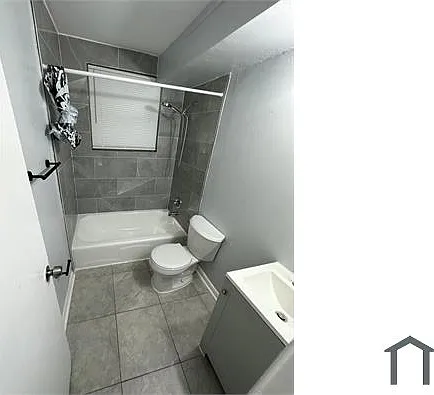 2031 W 9th St #1 — Photo 7